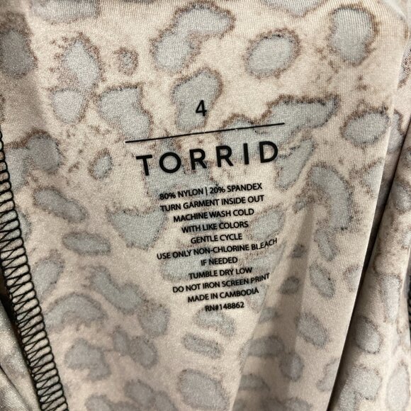 New Torrid size 4X Platinum Leopard Print & Rainbow Side Stripe Liquid Leggings - Picture 3 of 9